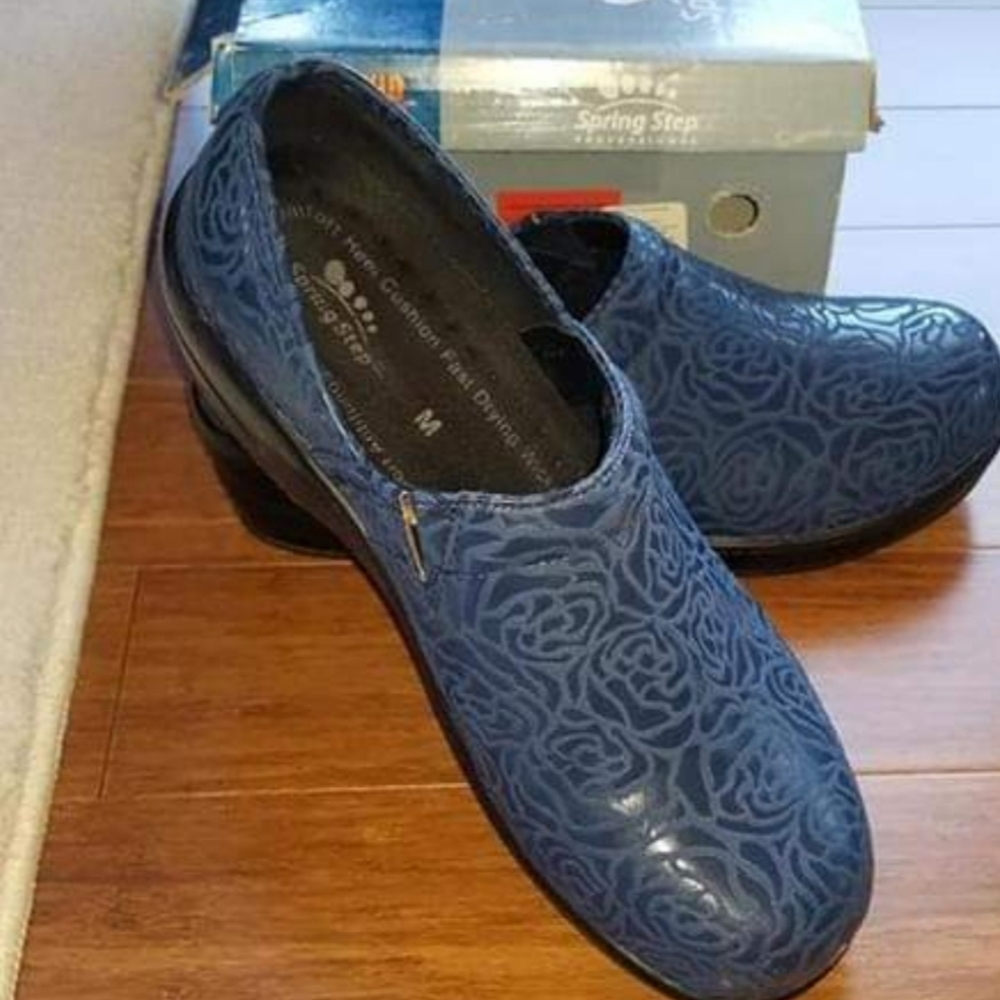 Nursing shoes